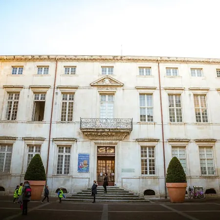 Centre - 50m Des Arenes - Terrasse Daire *